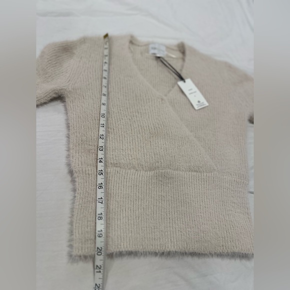 NWT Pink Rose Womans Sz:M Cream Fuzzy Soft Faux Wrap Vneck winter Cloud Sweater. - Picture 4 of 16